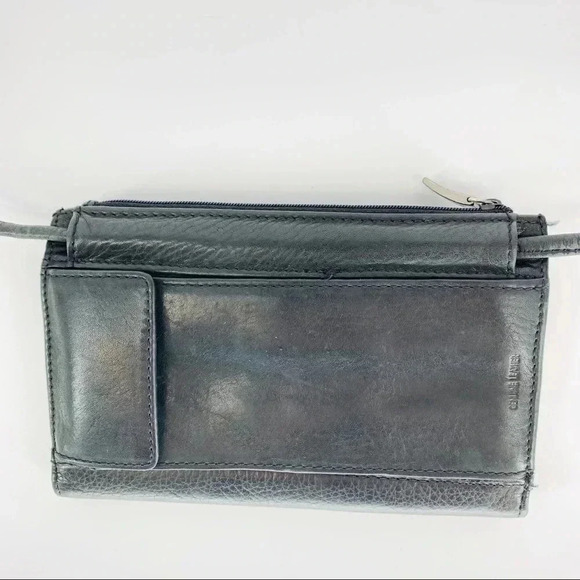 Fossil Crossbody 7.5”x5.5” converts to a clutch - Picture 4 of 7
